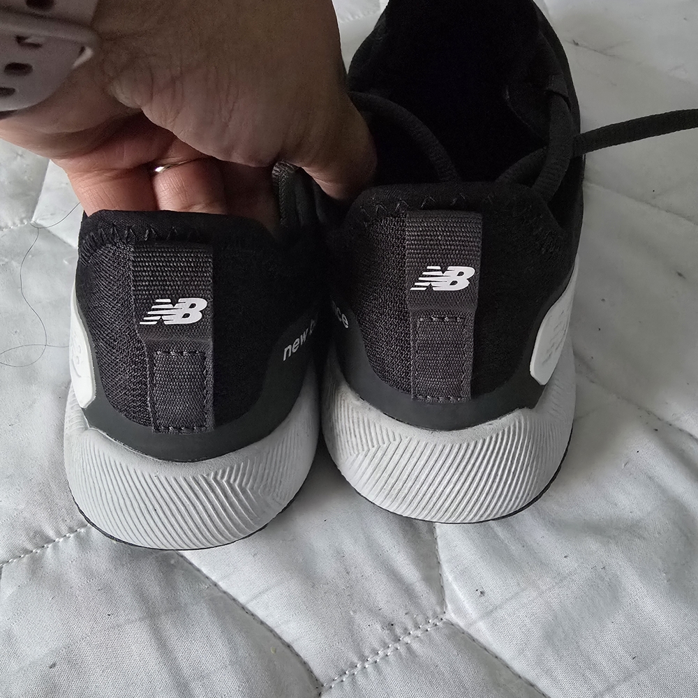 New Balance Black Men's Sneakers - Picture 4 of 6